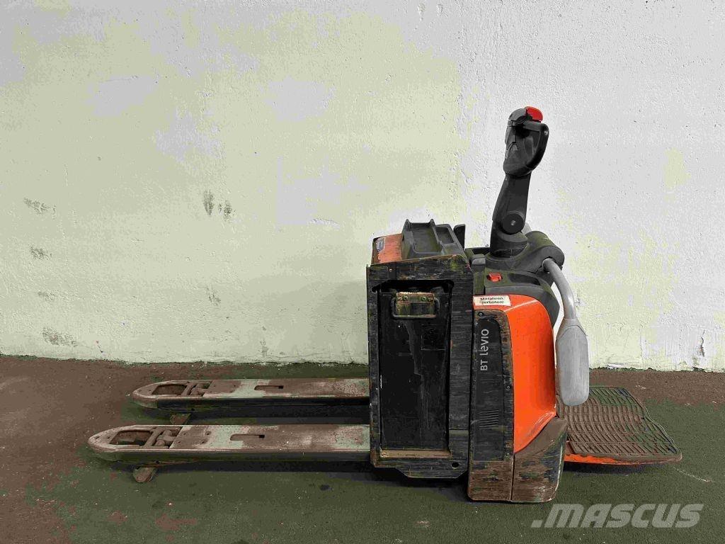 Toyota LPE 200 Zemie palešu pacēlāji