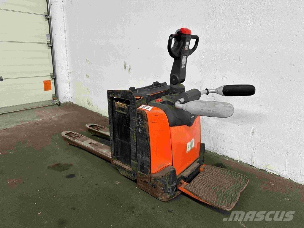 Toyota LPE 200 Zemie palešu pacēlāji