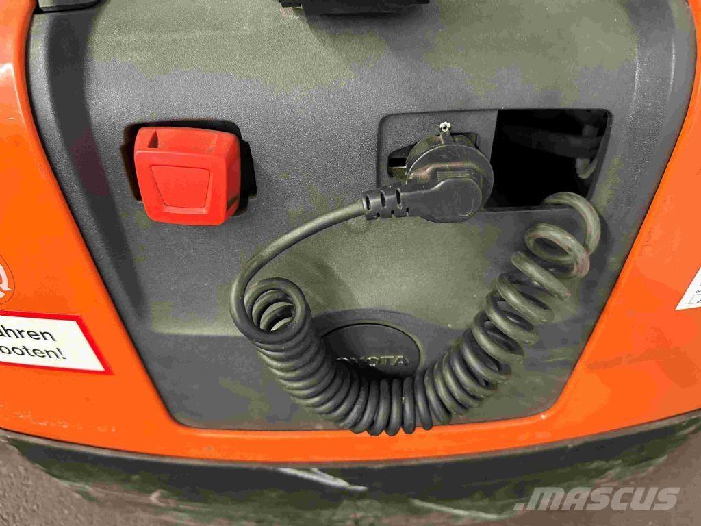 Toyota LWE 130 Zemie palešu pacēlāji