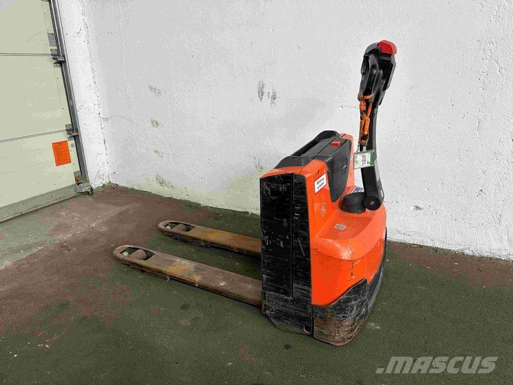 Toyota LWE 140 Zemie palešu pacēlāji