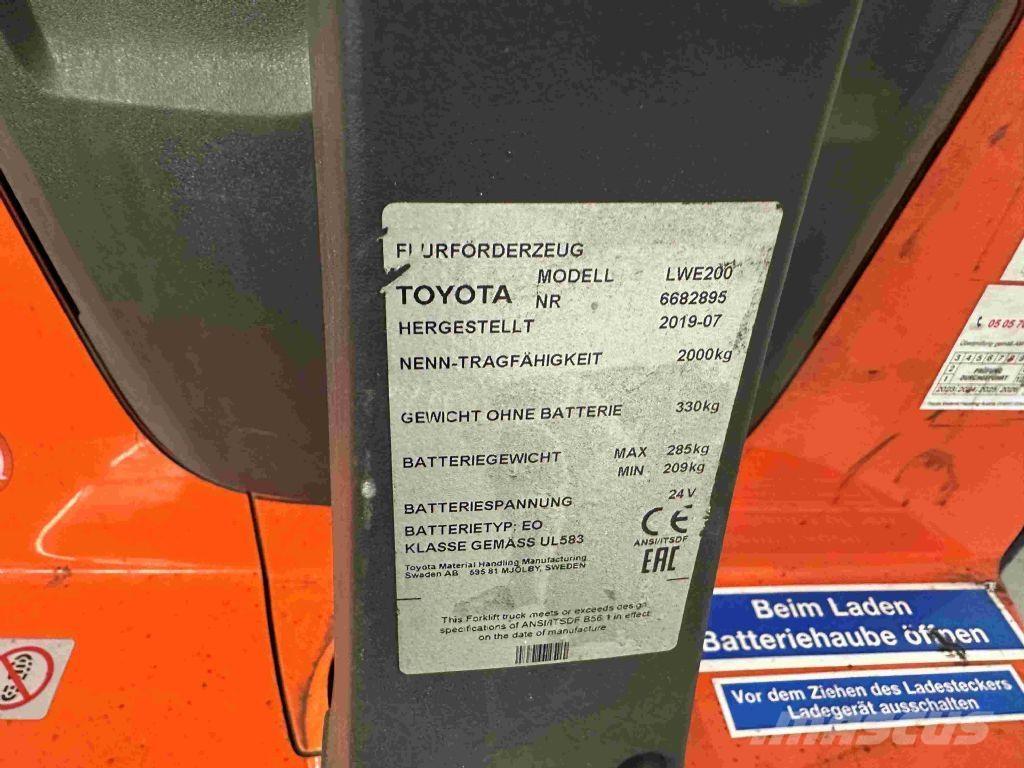 Toyota LWE 200 Zemie palešu pacēlāji