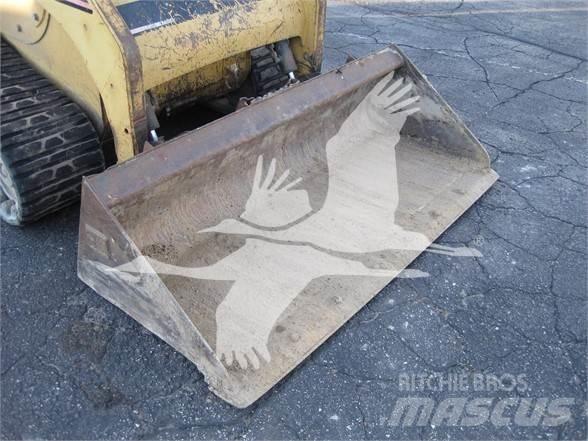 CAT 257 Lietoti riteņu kompaktiekrāvēji