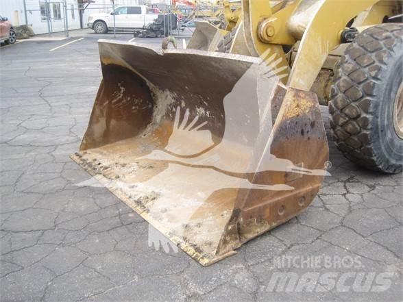 CAT 928H Iekrāvēji uz riteņiem