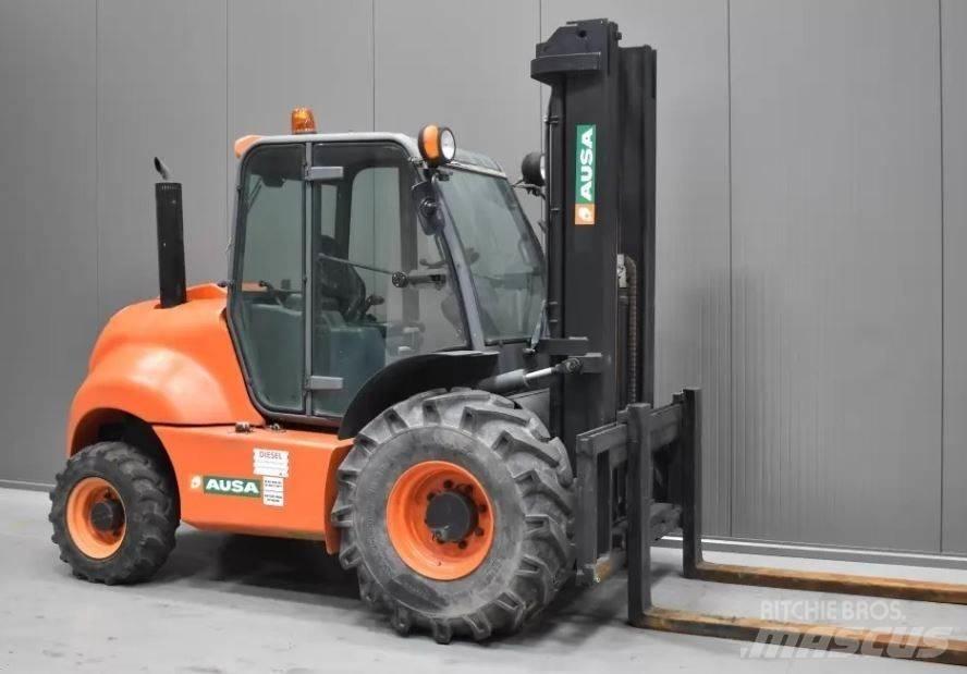 Ausa C400Hx4 Apvidus autokrāvējs