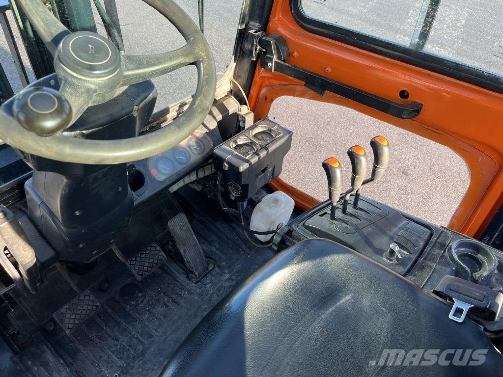 Doosan D50C-5 Tehnika ar dīzeļa dzinēju