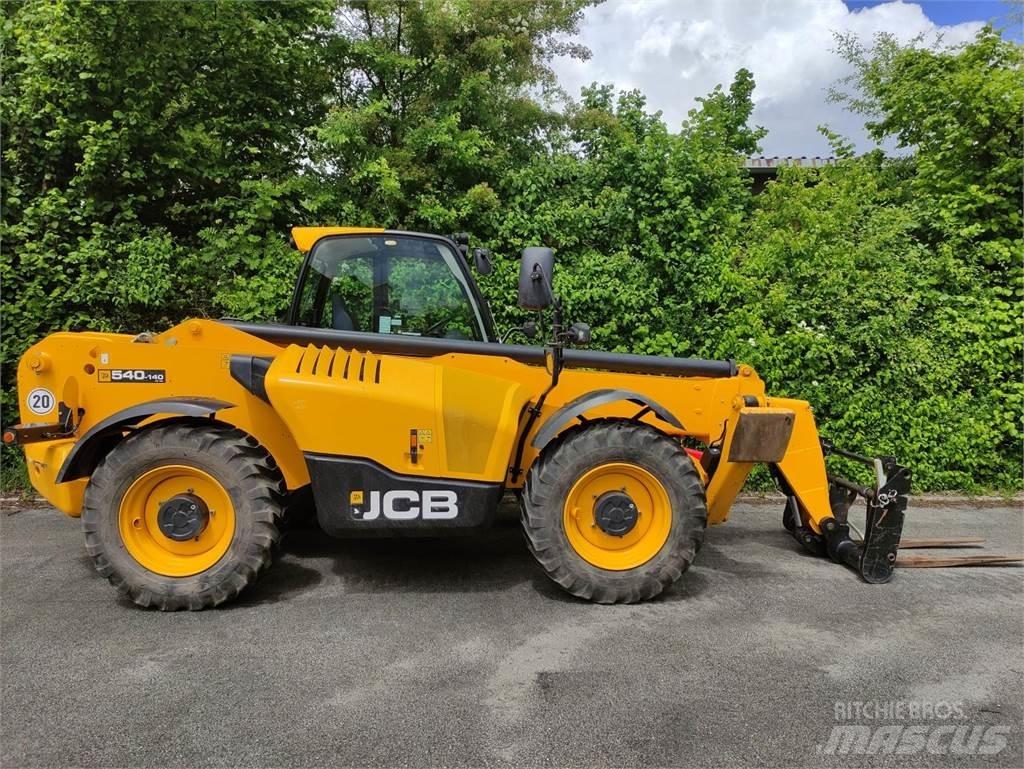 JCB 540V140 Hi Viz Teleskopiskie manipulatori