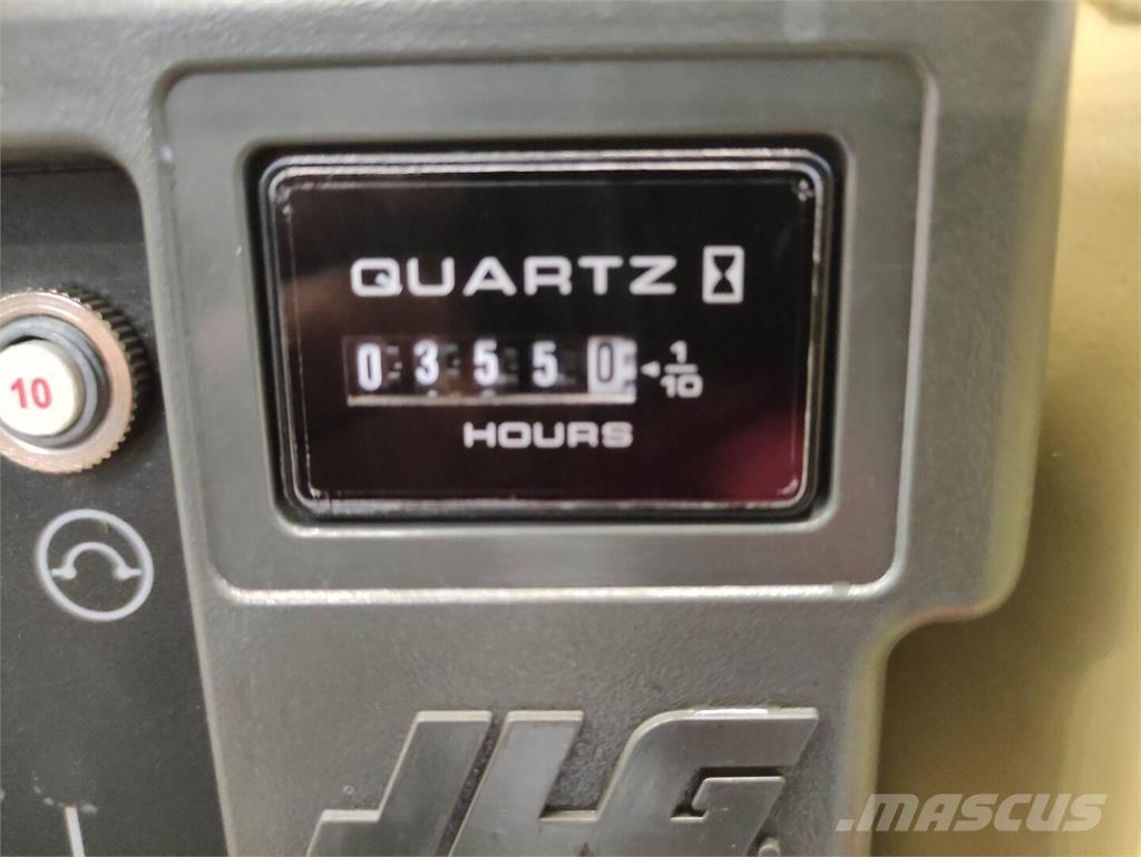 JLG 3246ES Šķerveida pacēlāji