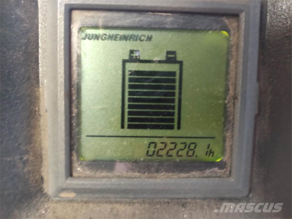 Jungheinrich ELE16G Zemie palešu pacēlāji