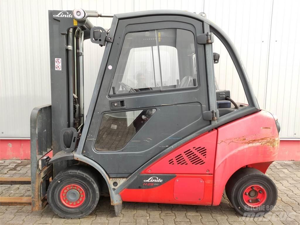 Linde H25D-02-392/EVO Tehnika ar dīzeļa dzinēju
