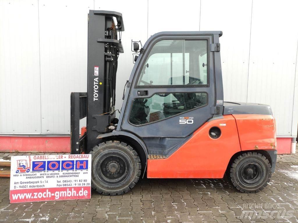 Toyota 40-8FD50N Tehnika ar dīzeļa dzinēju