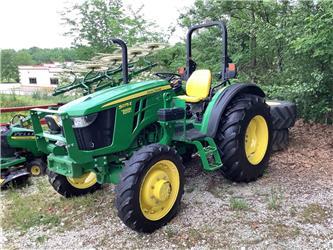 John Deere 5075E