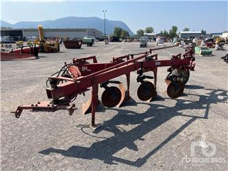 International 720