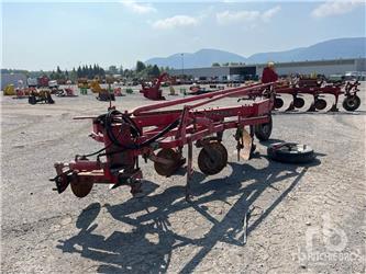 International 720