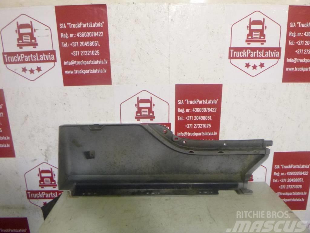 Volvo FH12 Right wing part 3175930 Kabīnes un interjers