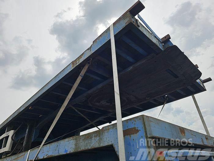 LAG D3 heavy duty semitrailer with 40 ft container loc Tents treileri
