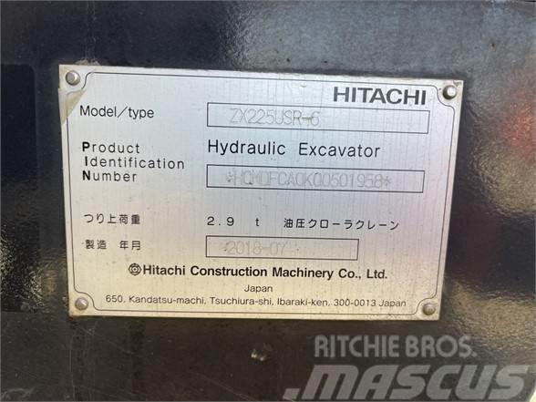 Hitachi ZX225USR-6 Kāpurķēžu ekskavatori