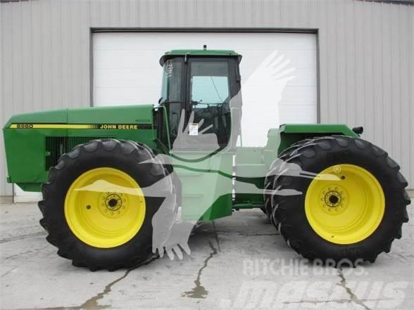 John Deere 8960 Traktori