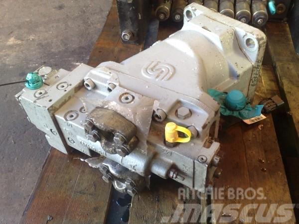 Timberjack 1270B Transmission pump and motor Transmisija
