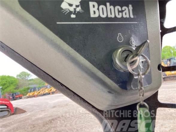Bobcat T140 Lietoti riteņu kompaktiekrāvēji