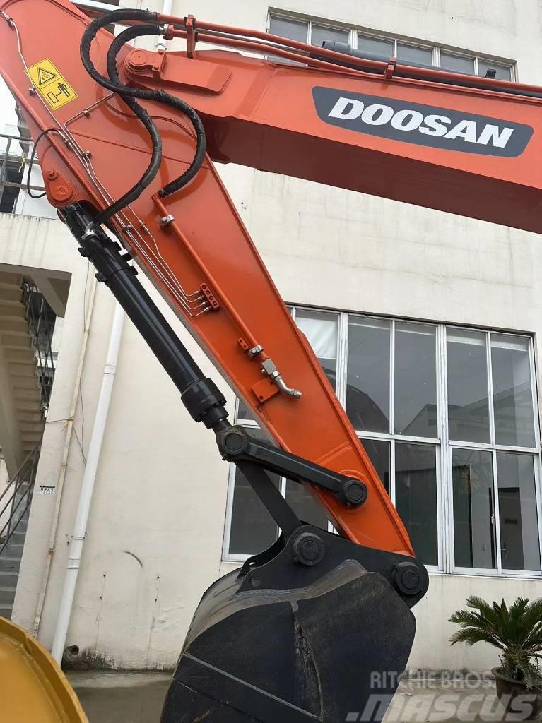 Doosan 300LC-9 Kāpurķēžu ekskavatori
