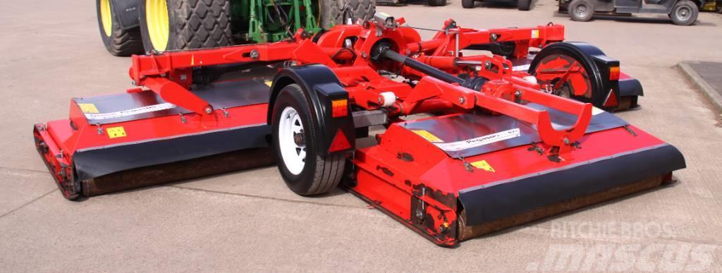 Trimax S4 493 Trailed rotary mower Piekabināmās pļaujmašīnas