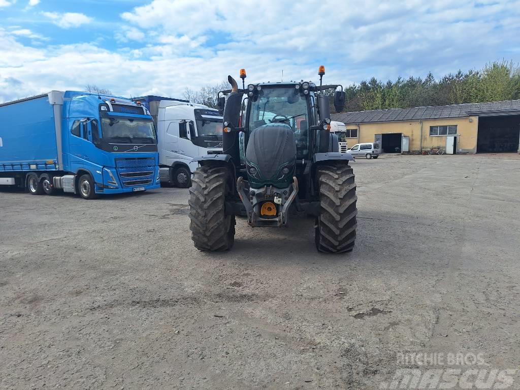 Valtra T 234 Tractors