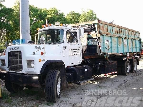 Mack RD 686 S Atkritumu izvešanas transports