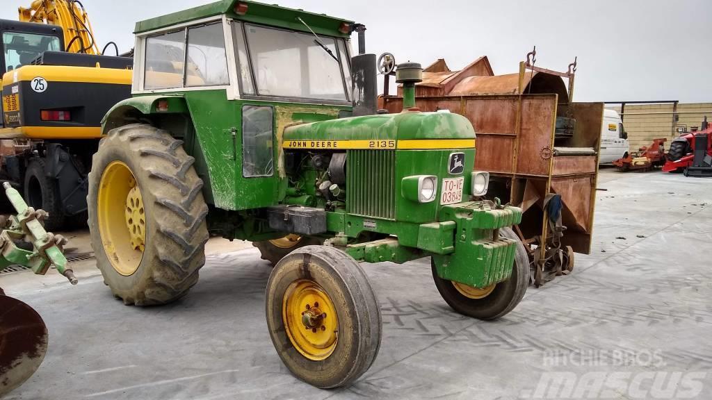 John Deere 2135 Traktori
