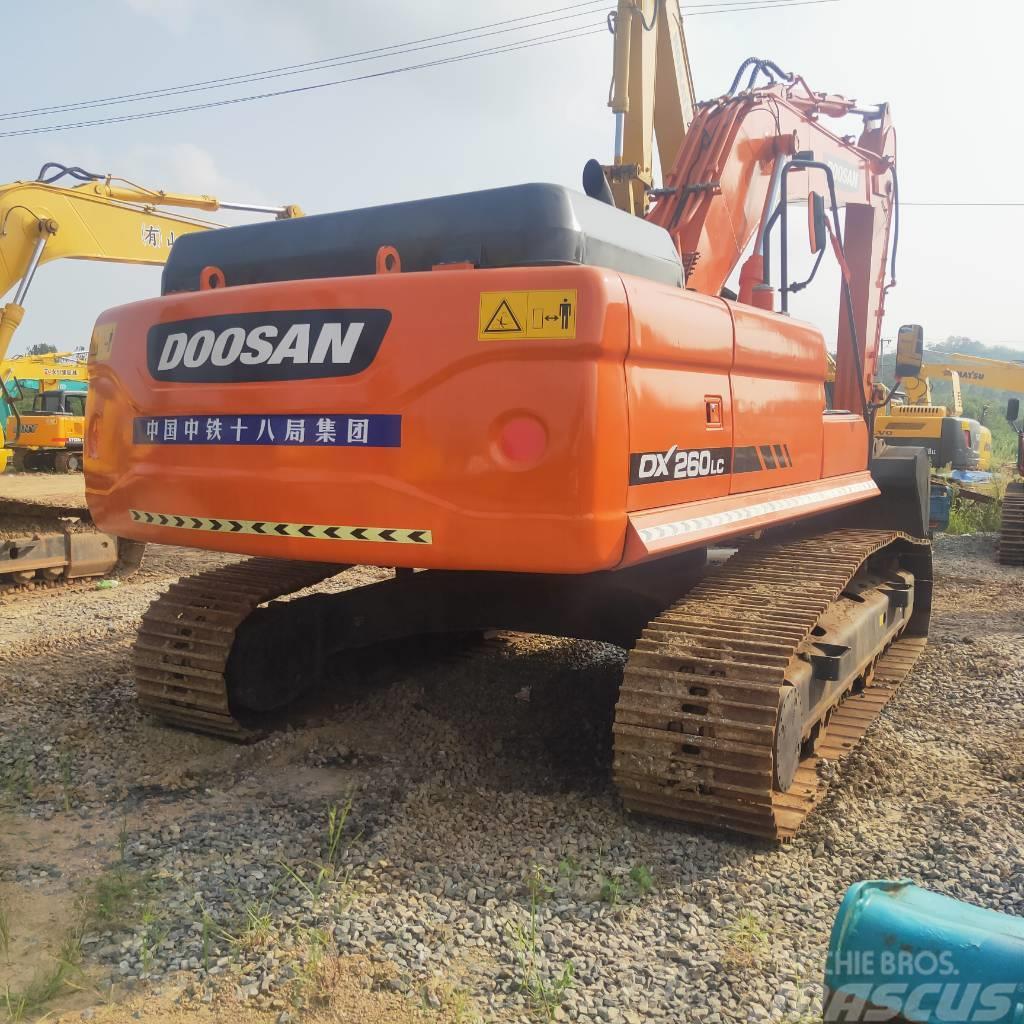 Doosan DX260LC Crawler excavators