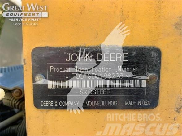 John Deere 319D Lietoti riteņu kompaktiekrāvēji
