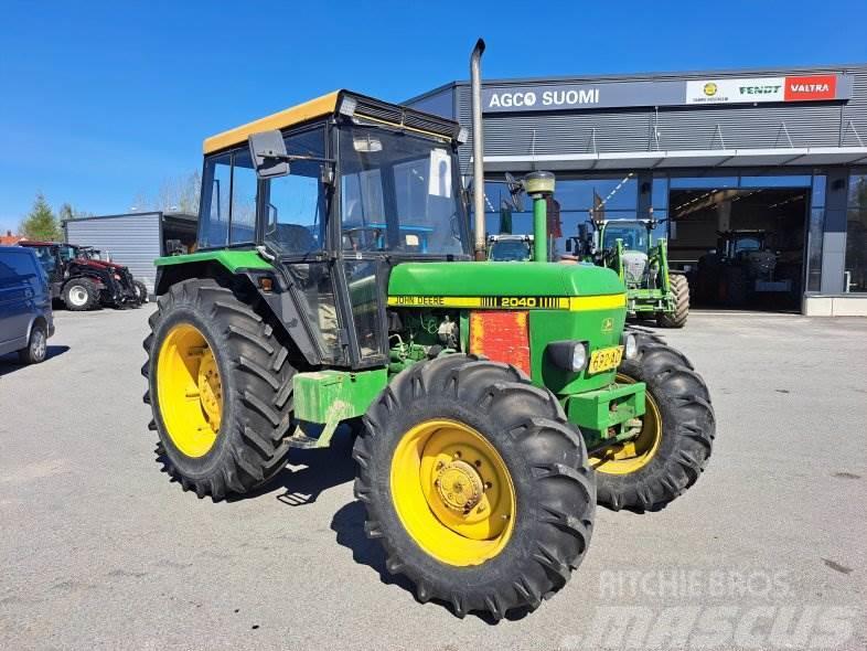John Deere 2040 4X4 Traktori