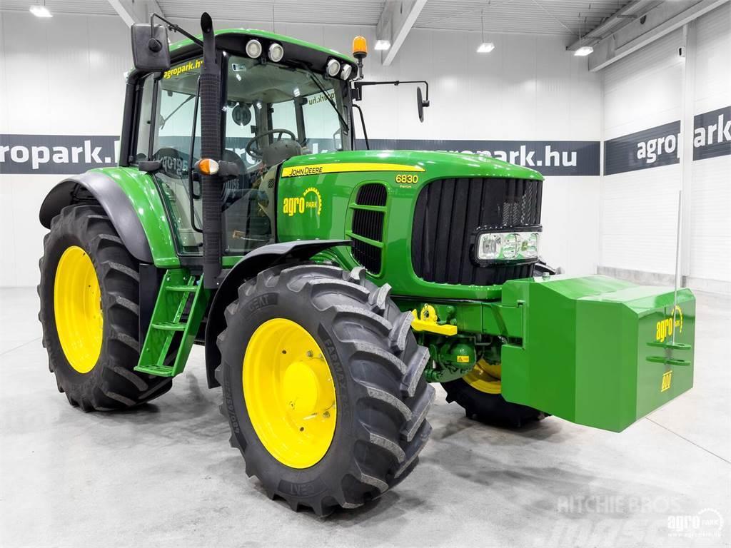 John Deere 6830 Premium TLS Traktori
