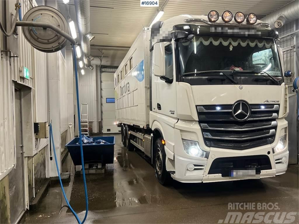 Mercedes-Benz Actros Animal transport truck w/ lift Pilsētas atkritumvedēji
