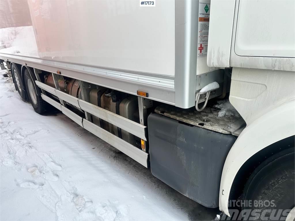 Scania G450 6x2 Box truck w/ fridge/freezer unit. Furgons