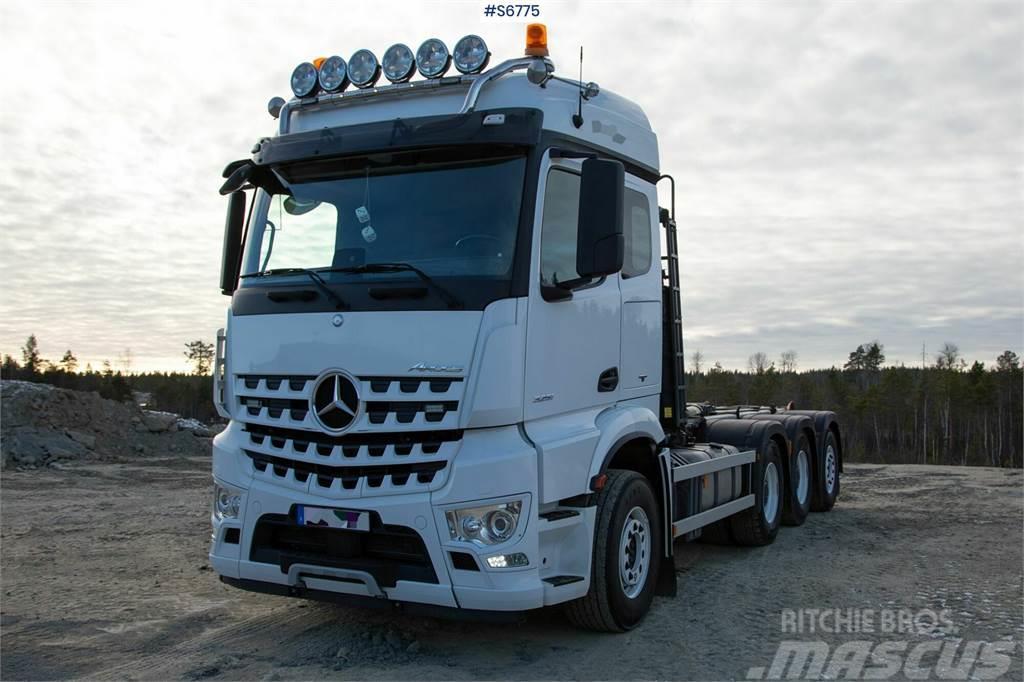 Mercedes-Benz AROCS 3251 8X4 Tridem Hook Truck Treileri ar āķi