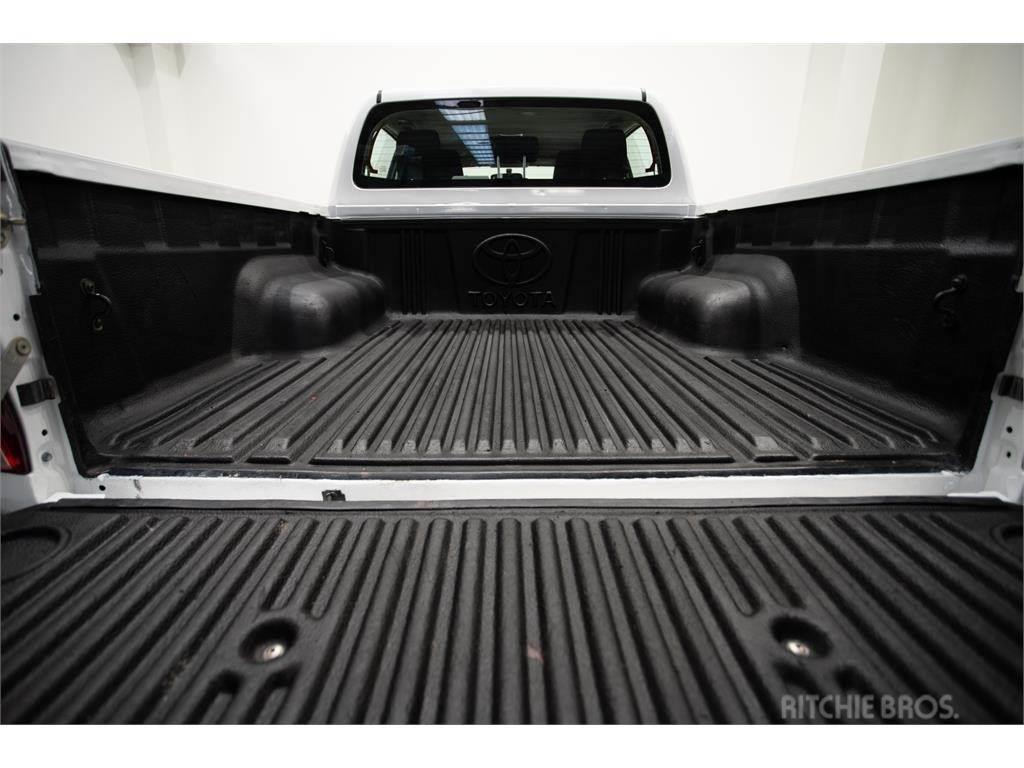 Toyota Hilux Cabina Doble GX Preču pārvadāšanas furgoni