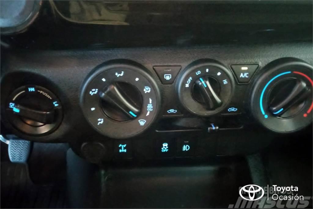 Toyota Hilux GX DOBLE CABINA Panel vans