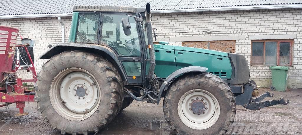 Valtra 8950-4 Traktori