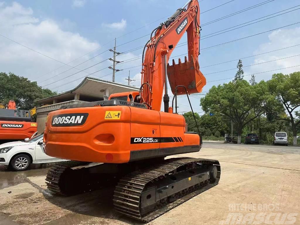 Doosan DX225LC-9C Crawler excavators