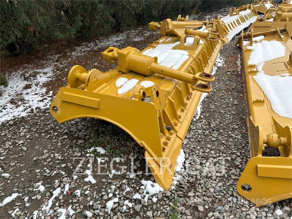 CAT D8T TRACK TYPE TRACTOR ANGLE BLADE Naži