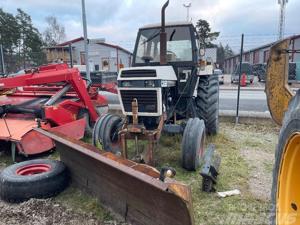 CASE 1494 Hydrashift med snöplog Traktori