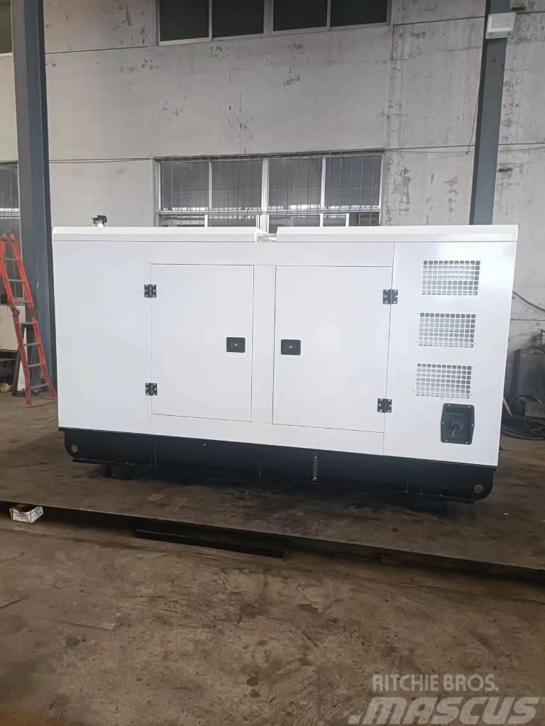 Cummins 120kw 150kva generator set with the silent Dīzeļģeneratori
