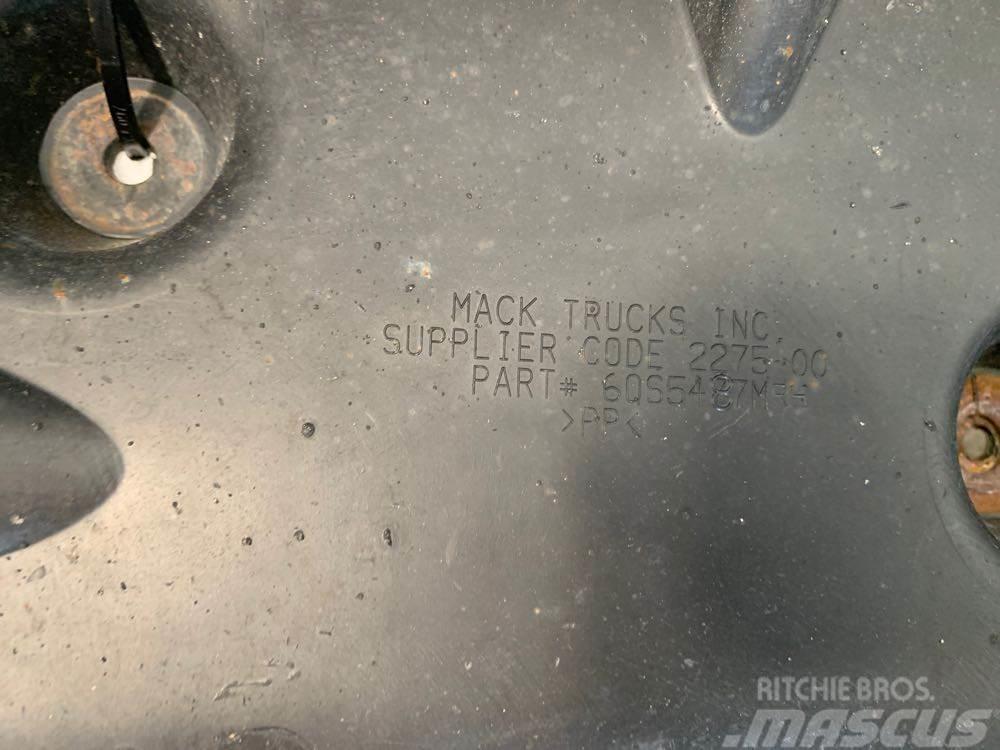 Mack CXU613 Citas sastāvdaļas