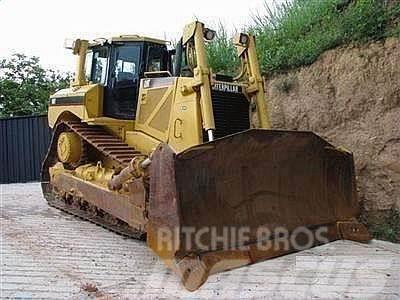 CAT D8T Kāpurķēžu buldozeri