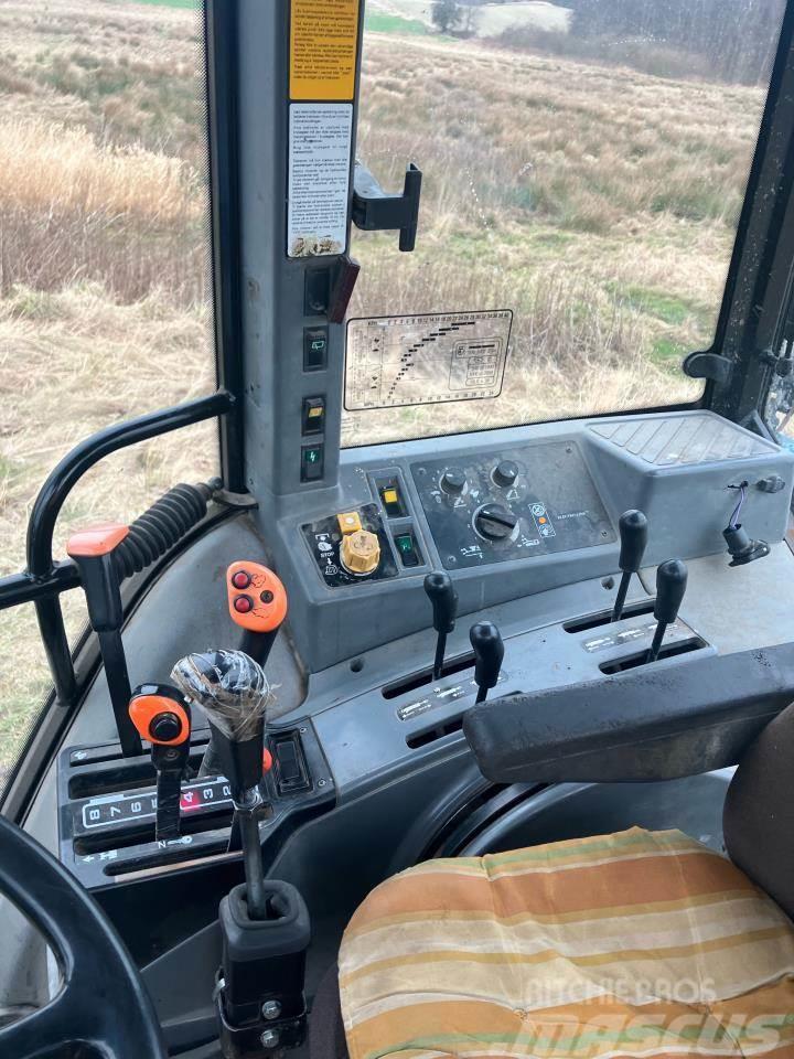 New Holland 7740SLE Traktori