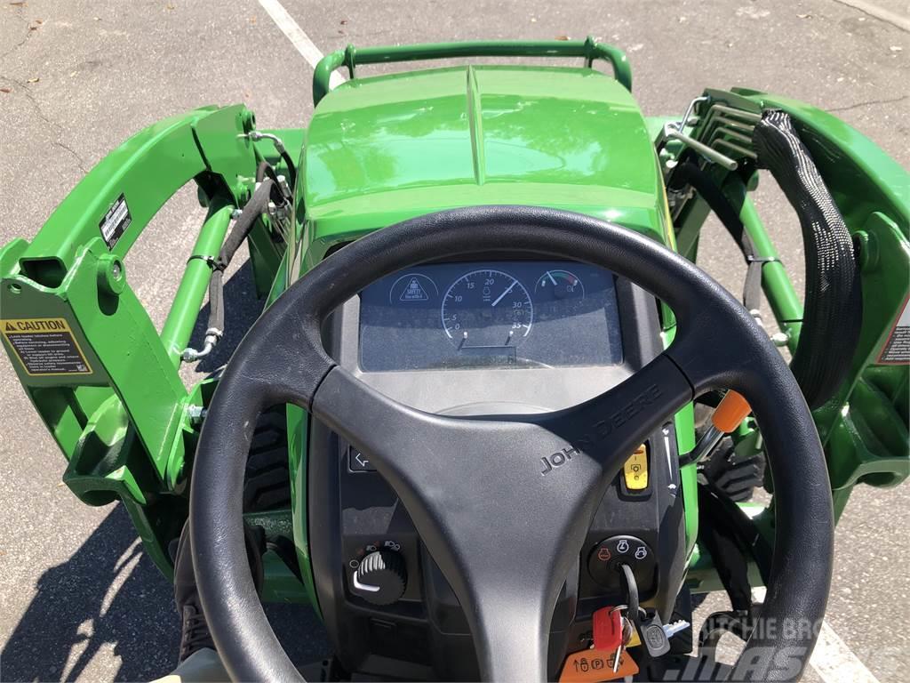 John Deere 1023E Kompaktie traktori