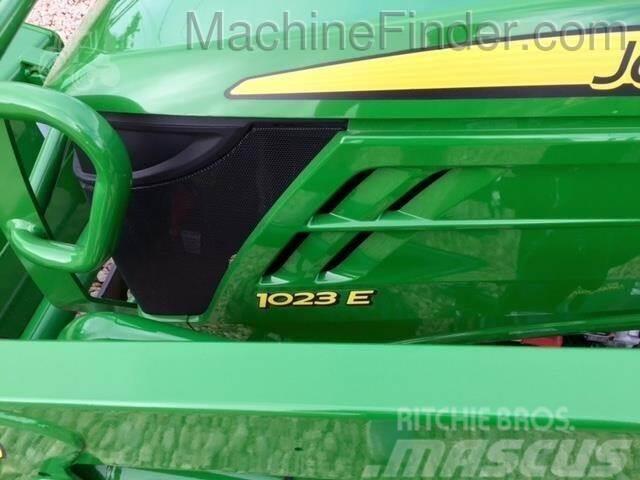 John Deere 1023E Kompaktie traktori