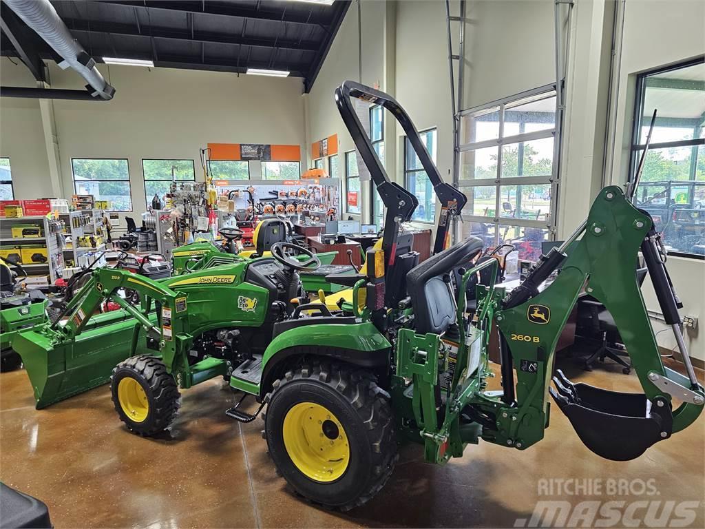John Deere 2025R Kompaktie traktori
