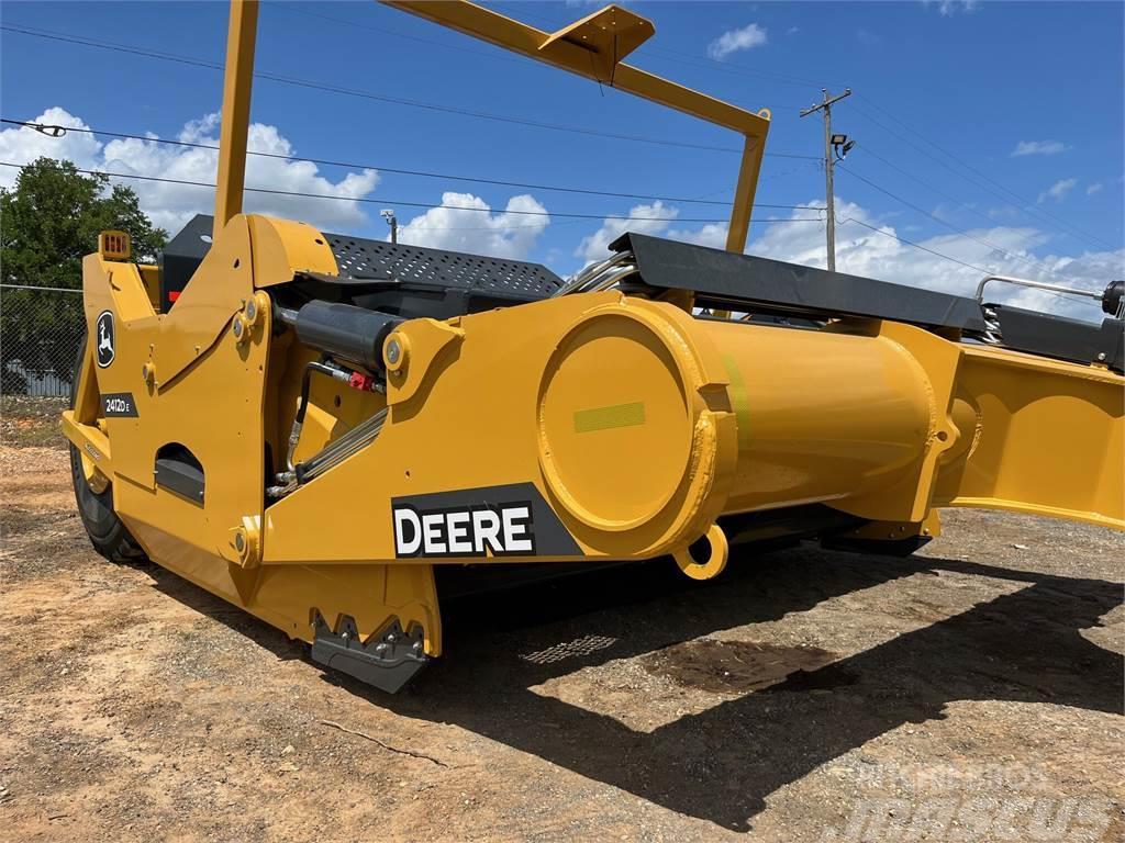 John Deere 2412D E Traktori