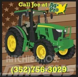 John Deere 3025E with Backhoe Kompaktie traktori